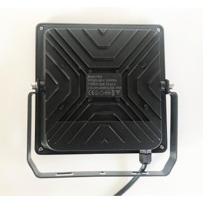 Estructura trasera de aluminio diseñada para una máxima disipación de calor y vida útil