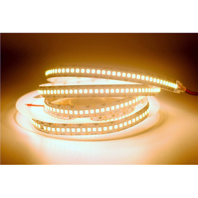 Iluminación profesional con tira LED 24V de 240 LEDs por metro en tono blanco neutro