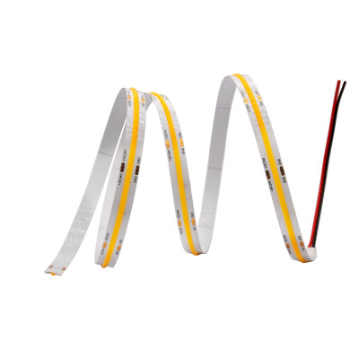 Detalle de luz blanca cálida homogénea con tecnología LED COB 24V