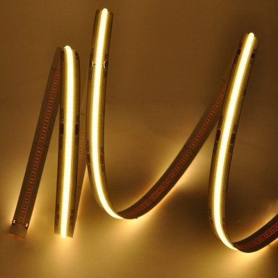 Detalle de luz homogénea y uniforme con tecnología COB 24V profesional