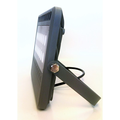 Diseño ultra delgado y aerodinámico: Ideal para instalaciones discretas sin sacrificar potencia