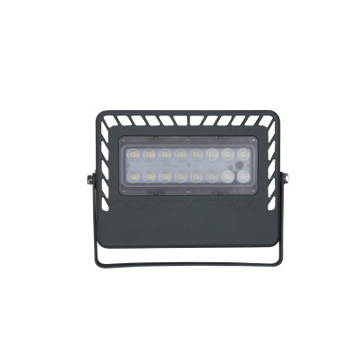 Eficiencia Energética Superior: Ilumina grandes áreas con un consumo optimizado