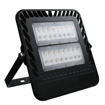 Doble Panel de Iluminación: Configuración de matriz optimizada para una proyección de luz equilibrada y potente