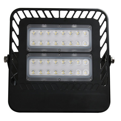 "Potencia Industrial 100W: Iluminación profesional de alto alcance para grandes superficies y exteriores exigentes